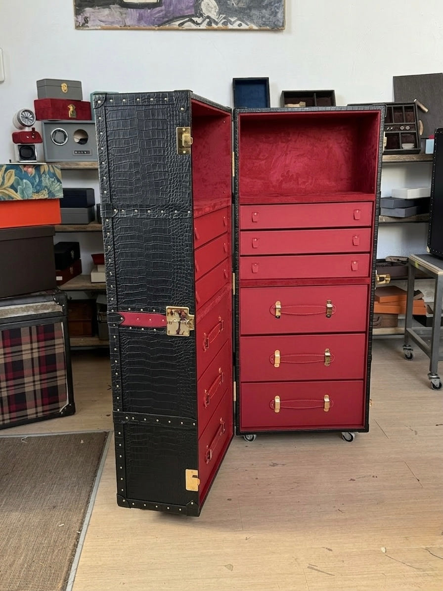 leather trunks made in italy milano