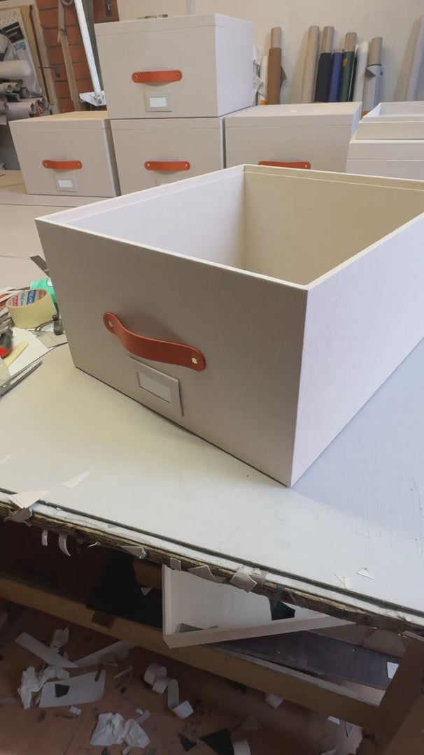 Scatole Contenitore per Letto Rivestite in Tela o Lino — Piatti Milano