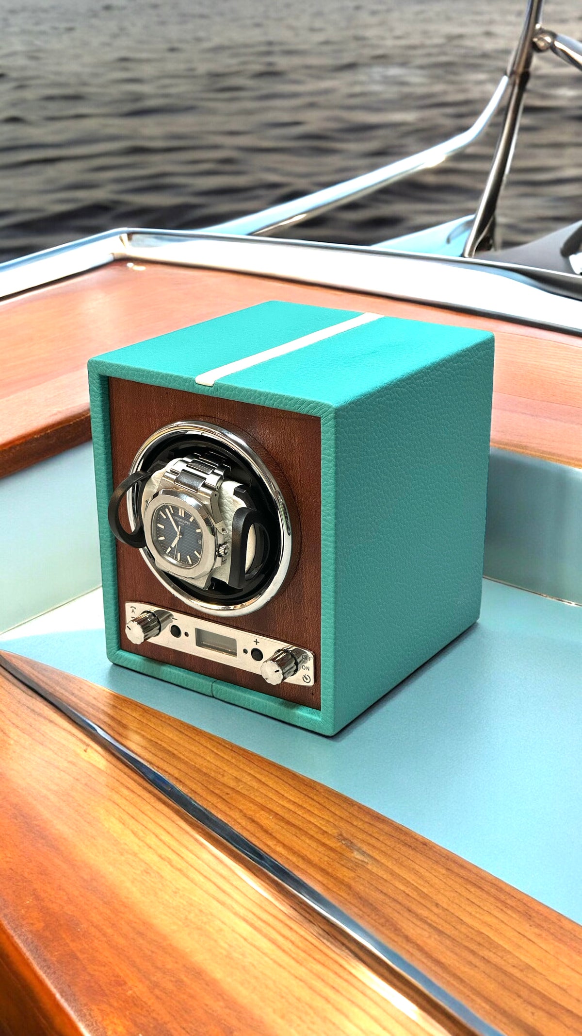 Watch Winder Portofino Limited Edition in pelle nautica turchese e bianco con fasciame in mogano – Piatti Milano"